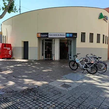 Near To And Barcelona Apartment *